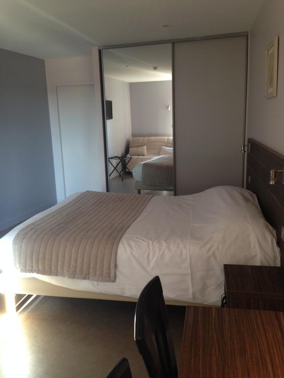 Le Relais Des Bergers Hotel Saint-Martin-en-Haut Room photo