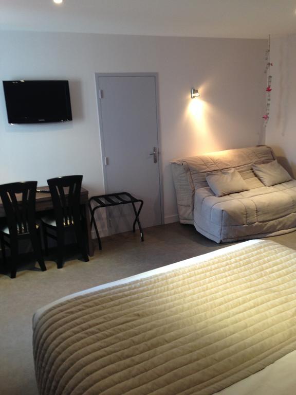 Le Relais Des Bergers Hotel Saint-Martin-en-Haut Room photo