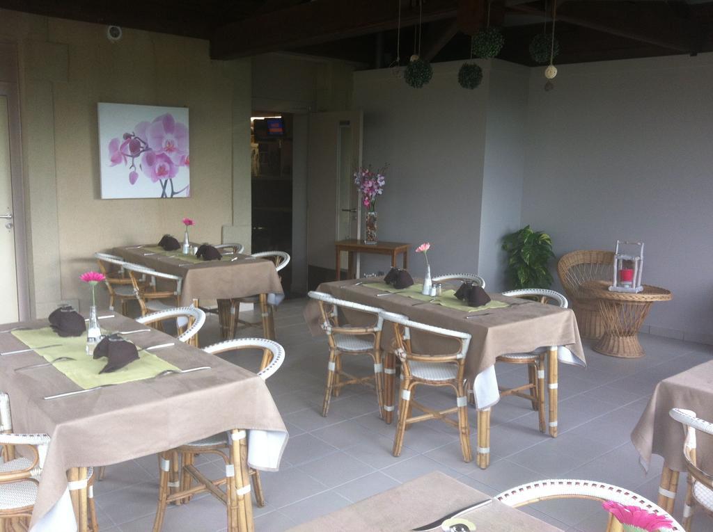 Le Relais Des Bergers Hotel Saint-Martin-en-Haut Exterior photo